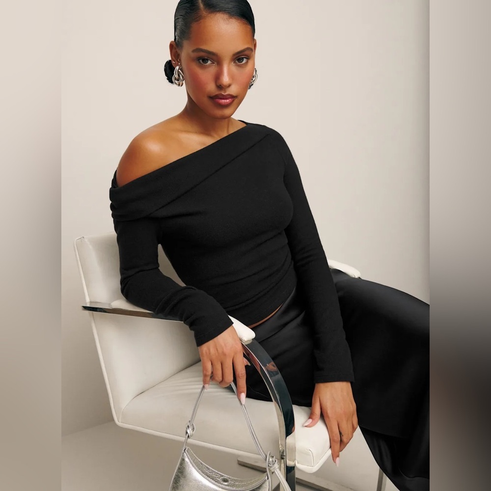 Reformation Elio off shoulder long sleeve knit top in black